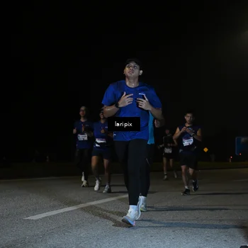 Runner Photo 7588135