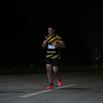 Runner Photo 7588418