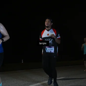 Runner Photo 7588441