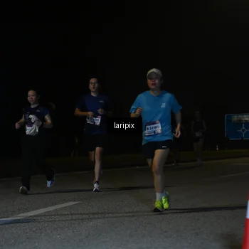 Runner Photo 7588456