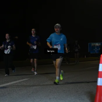 Runner Photo 7588459