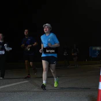 Runner Photo 7588460
