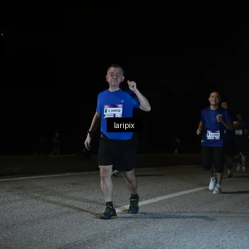Runner Photo 7588539