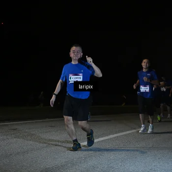 Runner Photo 7588541