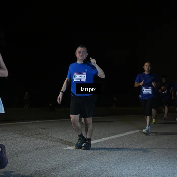 Runner Photo 7588543
