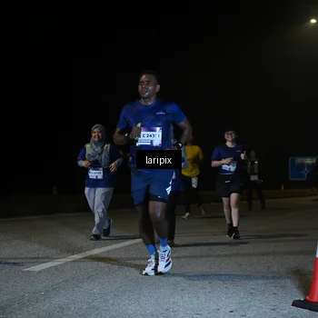 Runner Photo 7588581