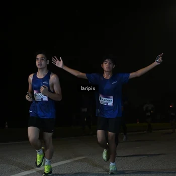 Runner Photo 7588683