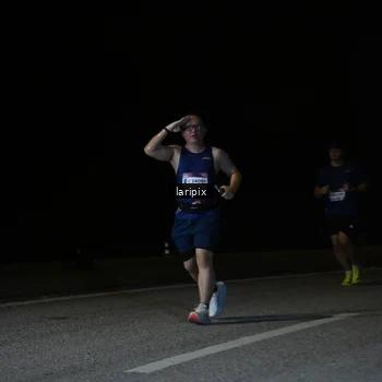 Runner Photo 7588936