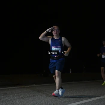 Runner Photo 7588949