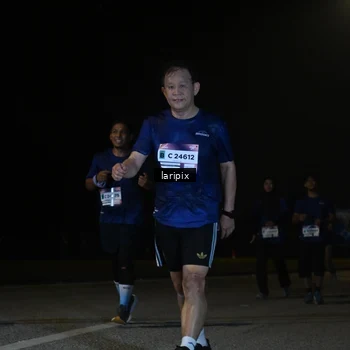 Runner Photo 7589010