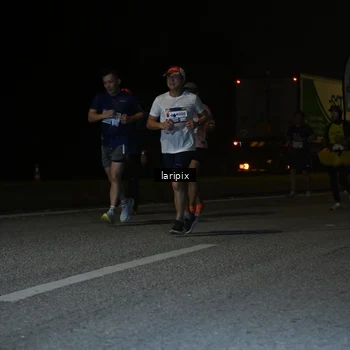 Runner Photo 7589555