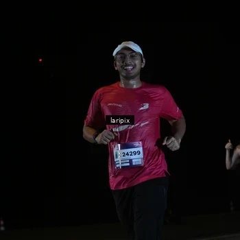 Runner Photo 7589614