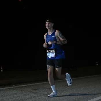 Runner Photo 7589641