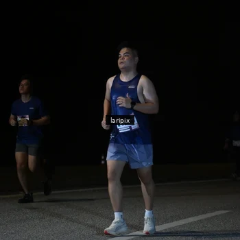 Runner Photo 7590096