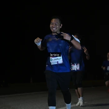 Runner Photo 7590334