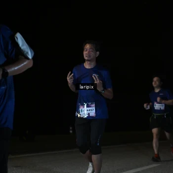 Runner Photo 7590335