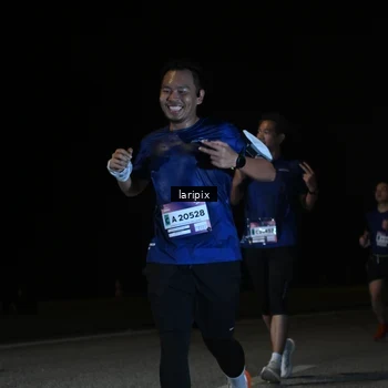 Runner Photo 7590339