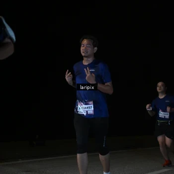 Runner Photo 7590340