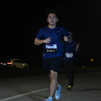 Runner Photo 7590372
