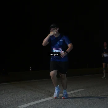 Runner Photo 7590409