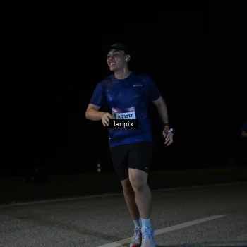 Runner Photo 7590411