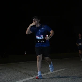 Runner Photo 7590412