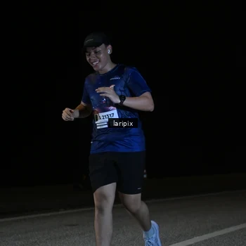 Runner Photo 7590413