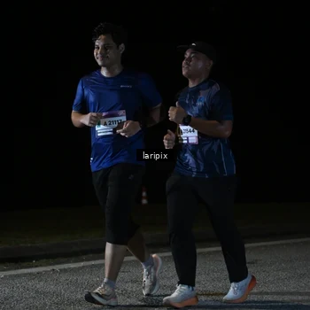 Runner Photo 7590531