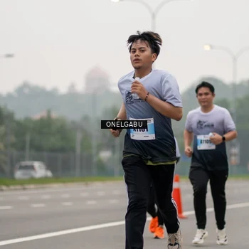 Runner Photo 7591755
