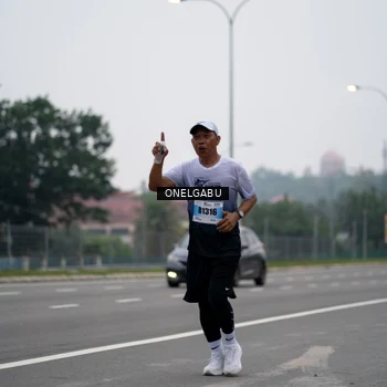 Runner Photo 7591898