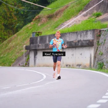 Runner Photo 7599500
