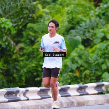 Runner Photo 7599533