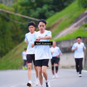Runner Photo 7599610