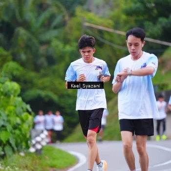 Runner Photo 7599611