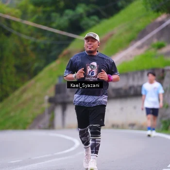 Runner Photo 7599690