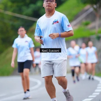 Runner Photo 7599713