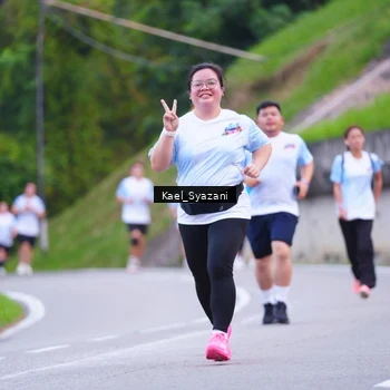 Runner Photo 7599738