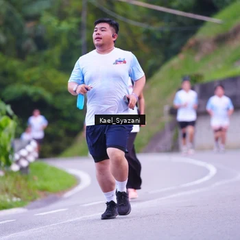 Runner Photo 7599742