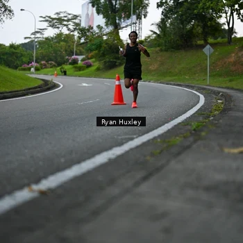 Runner Photo 7600021