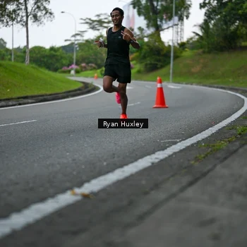 Runner Photo 7600022