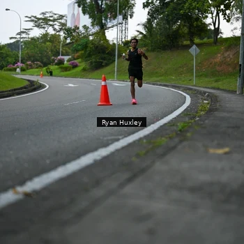 Runner Photo 7600023