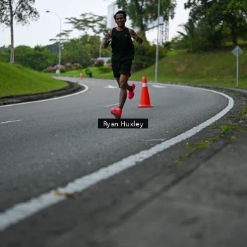 Runner Photo 7600025