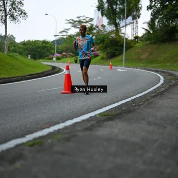 Runner Photo 7600037