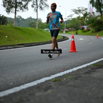 Runner Photo 7600038