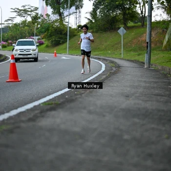 Runner Photo 7600040