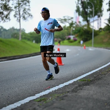 Runner Photo 7600044