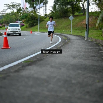 Runner Photo 7600047