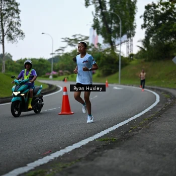 Runner Photo 7600052