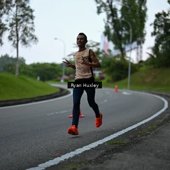 Runner Photo 7600057