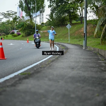 Runner Photo 7600059